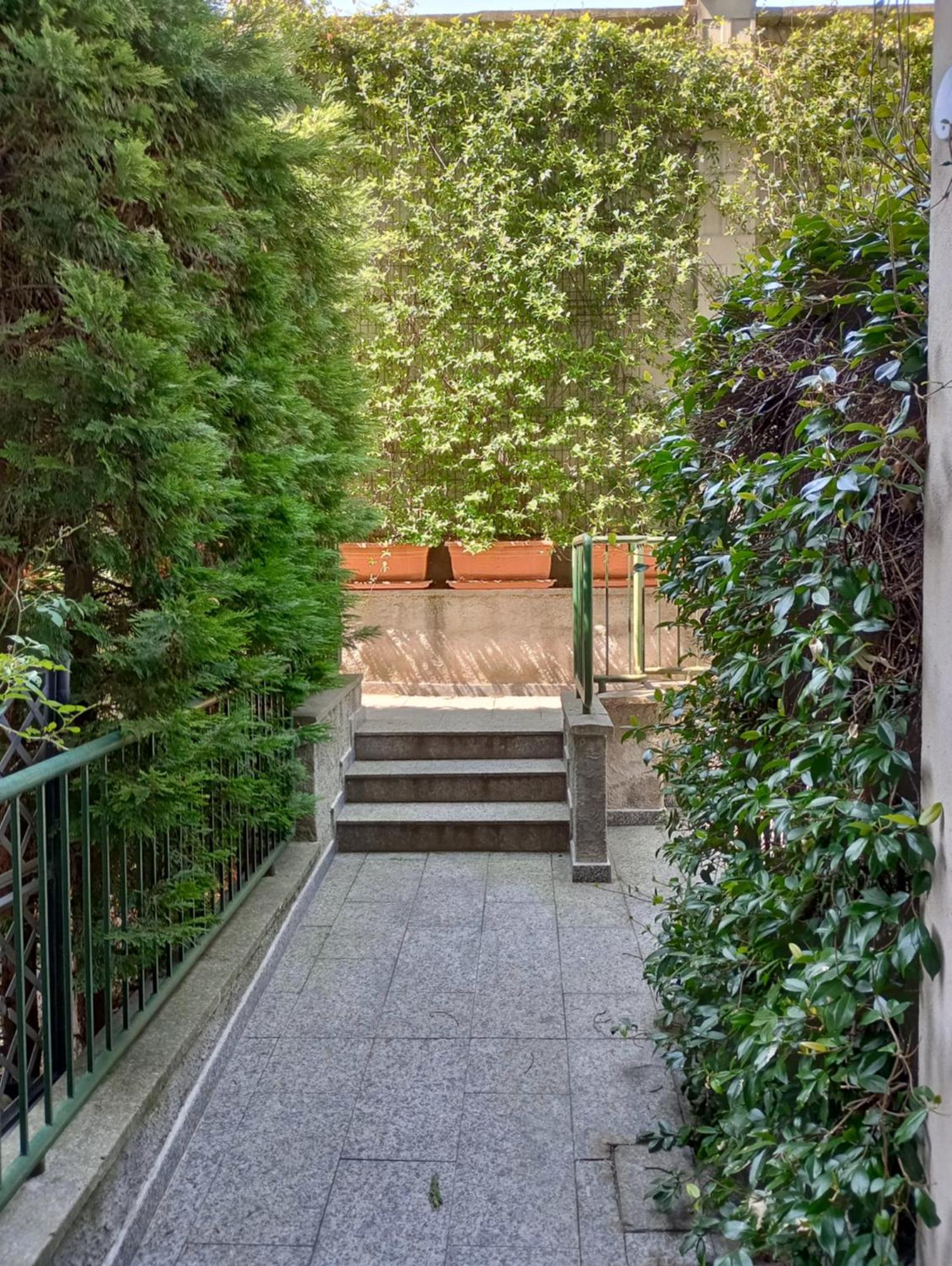 Casa Albertina Grazioso Appartamento Vicino Alla Stazione Monza Exterior foto